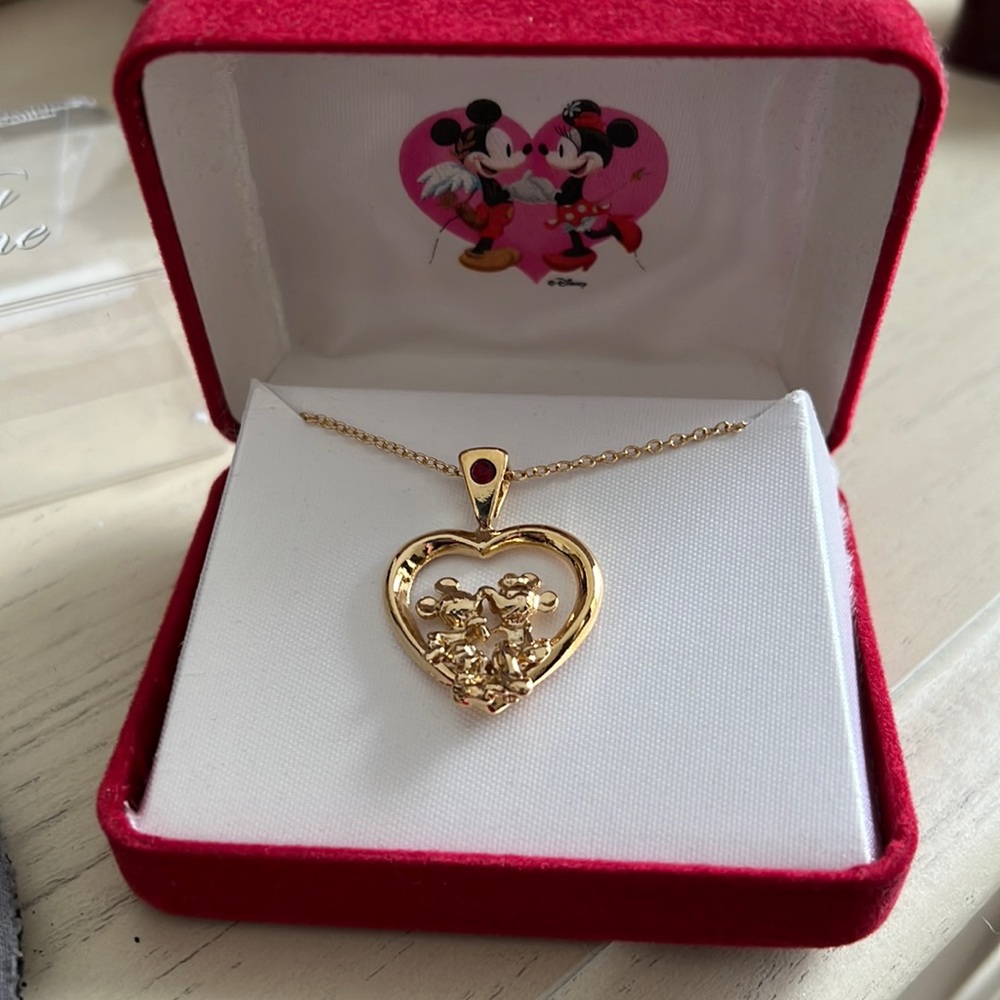 Vintage Disney store Mickey and Minnie Be My Valentine necklace